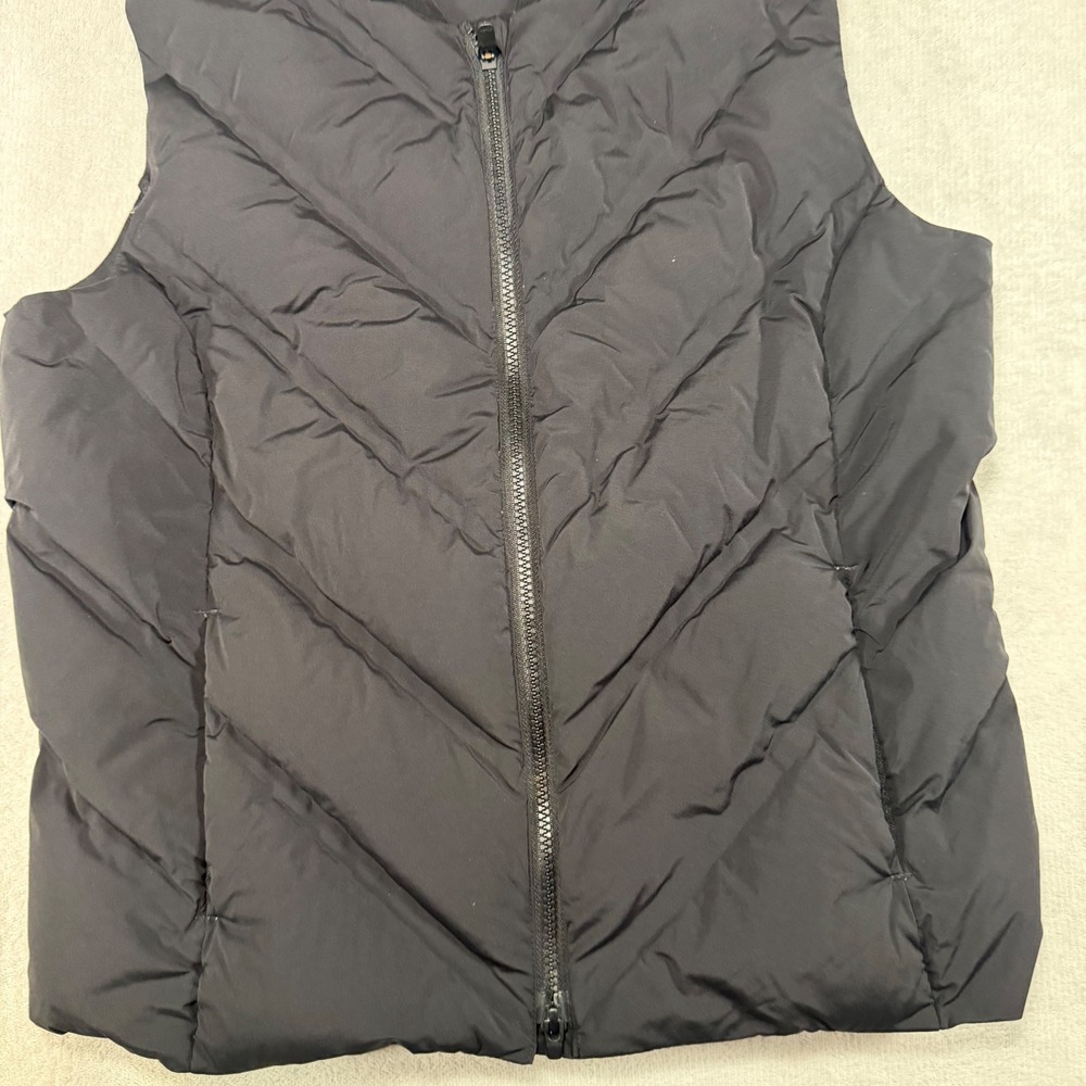 Athleta Black Chevron Quilted Puffer Vest Full Zip Sleeveless Jacket Medium - Picture 4 of 6